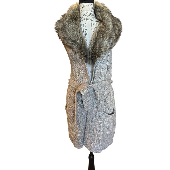 Anthropologie Angel of the North Faux Fur Collar Sweater Vest Size S BohoChic - Picture 1 of 9